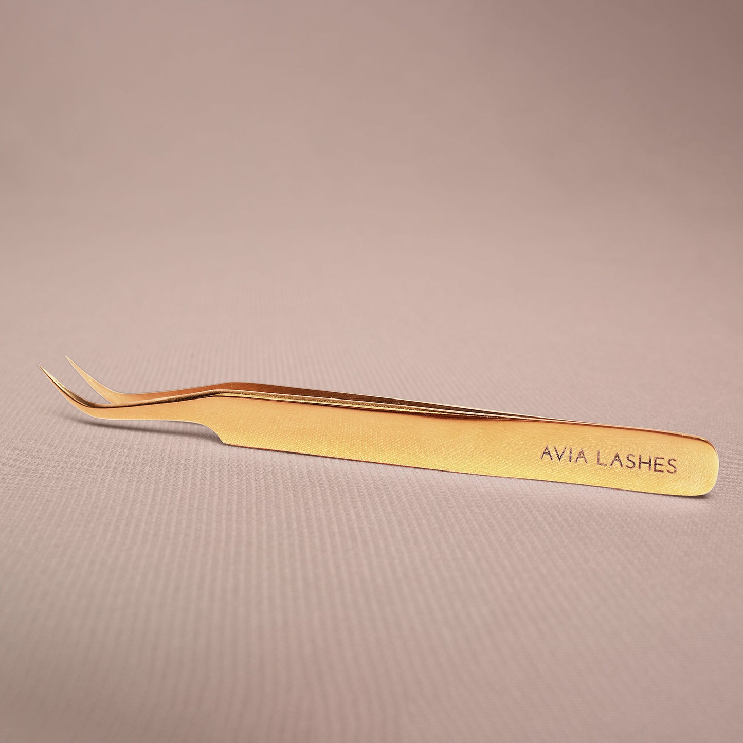 Curved Isolation Tweezer - Gold