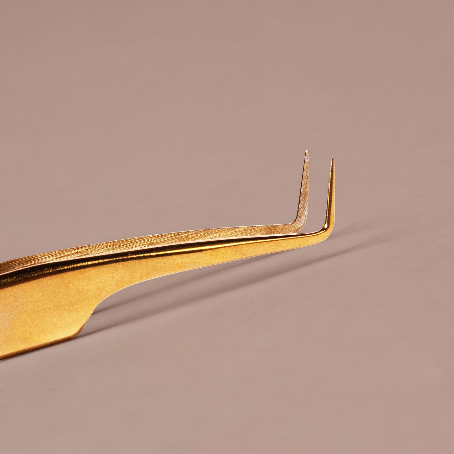 Volume L-Curve Tweezer - Gold